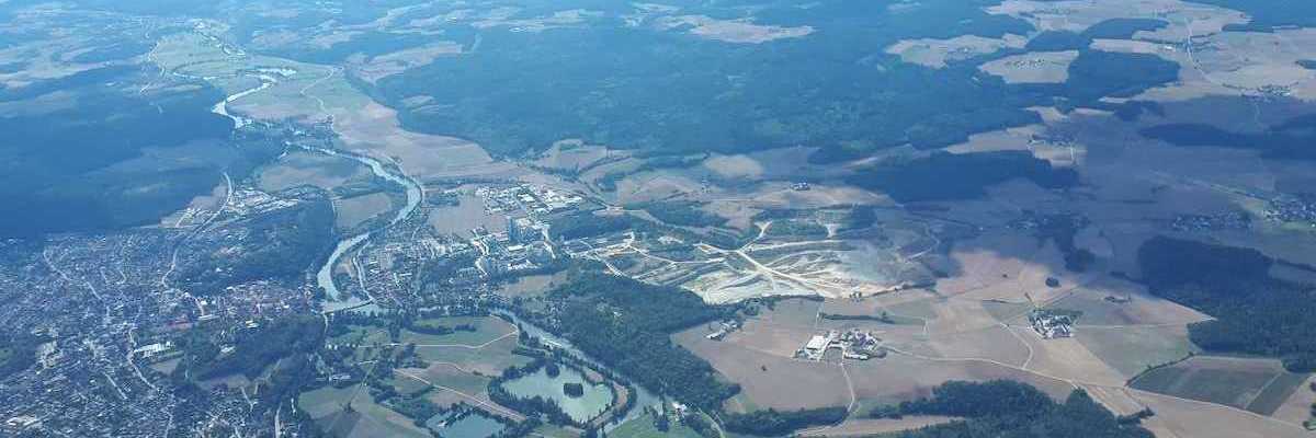 Flugwegposition um 13:34:27: Aufgenommen in der Nähe von Schwandorf, Deutschland in 2007 Meter